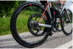 RUEDAS FULCRUM WIND 40 DB AÑO 2022 -BICICLETAS Tienda de ventas 2020 wind 40 db slide 1